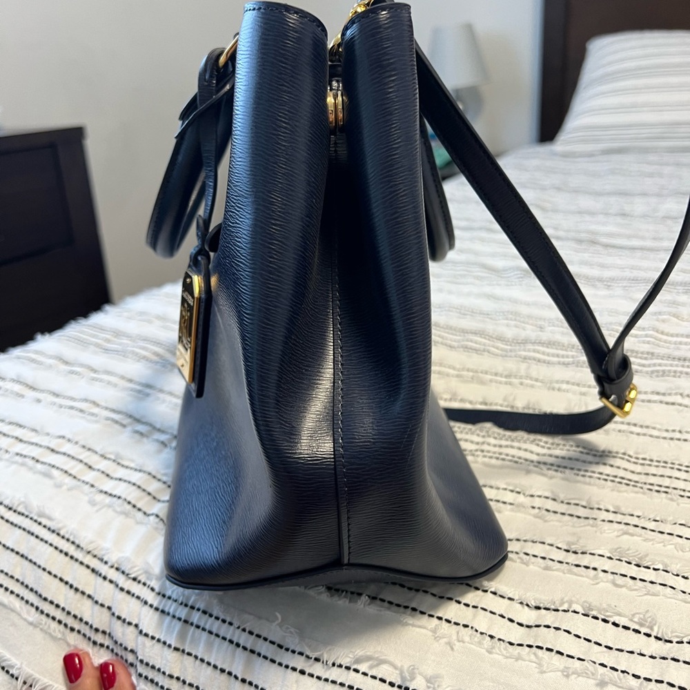 Ralph Lauren Navy blue bag with handles and long strap, great for work.